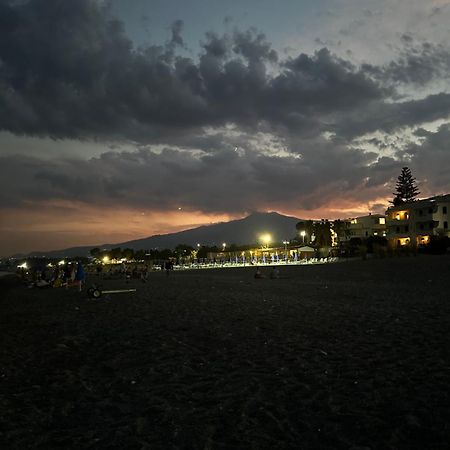 Appartamento I Puritani On The Beach Giardini Naxos Ngoại thất bức ảnh