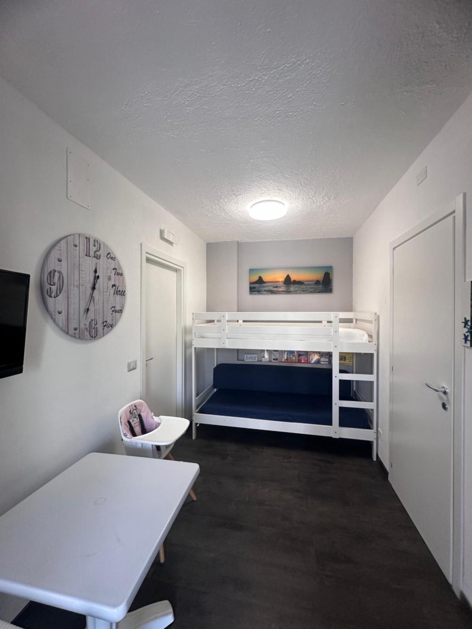 Appartamento I Puritani On The Beach Giardini Naxos Ngoại thất bức ảnh