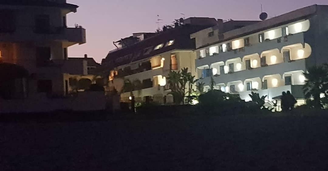 Appartamento I Puritani On The Beach Giardini Naxos Ngoại thất bức ảnh