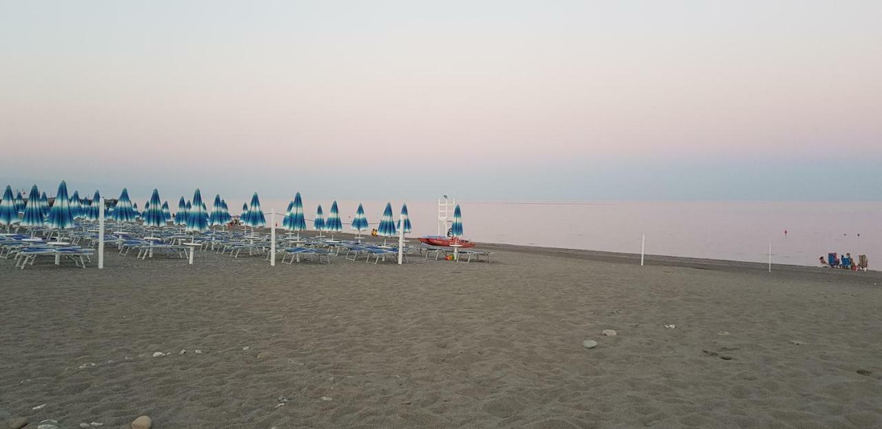 Appartamento I Puritani On The Beach Giardini Naxos Ngoại thất bức ảnh