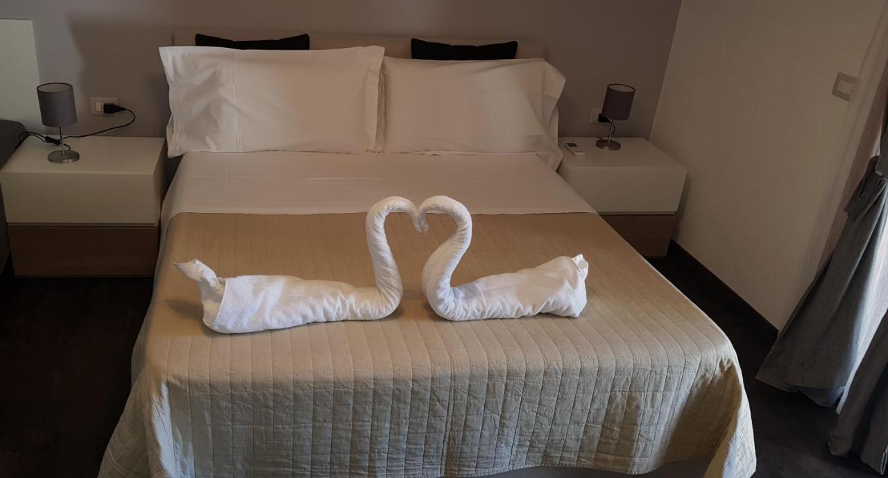 Appartamento I Puritani On The Beach Giardini Naxos Ngoại thất bức ảnh
